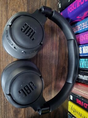 JBLTune 770 Wireless Over-Ear Headphones — Black